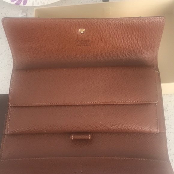 Louis Vuitton wallet - Picture 2 of 2